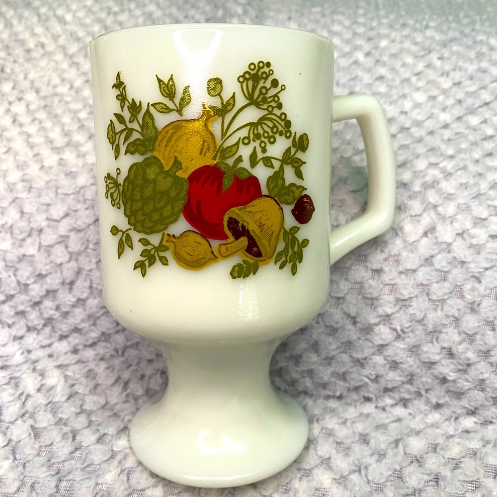 Vintage spice of life Corning Ware pedestal milk glass mug